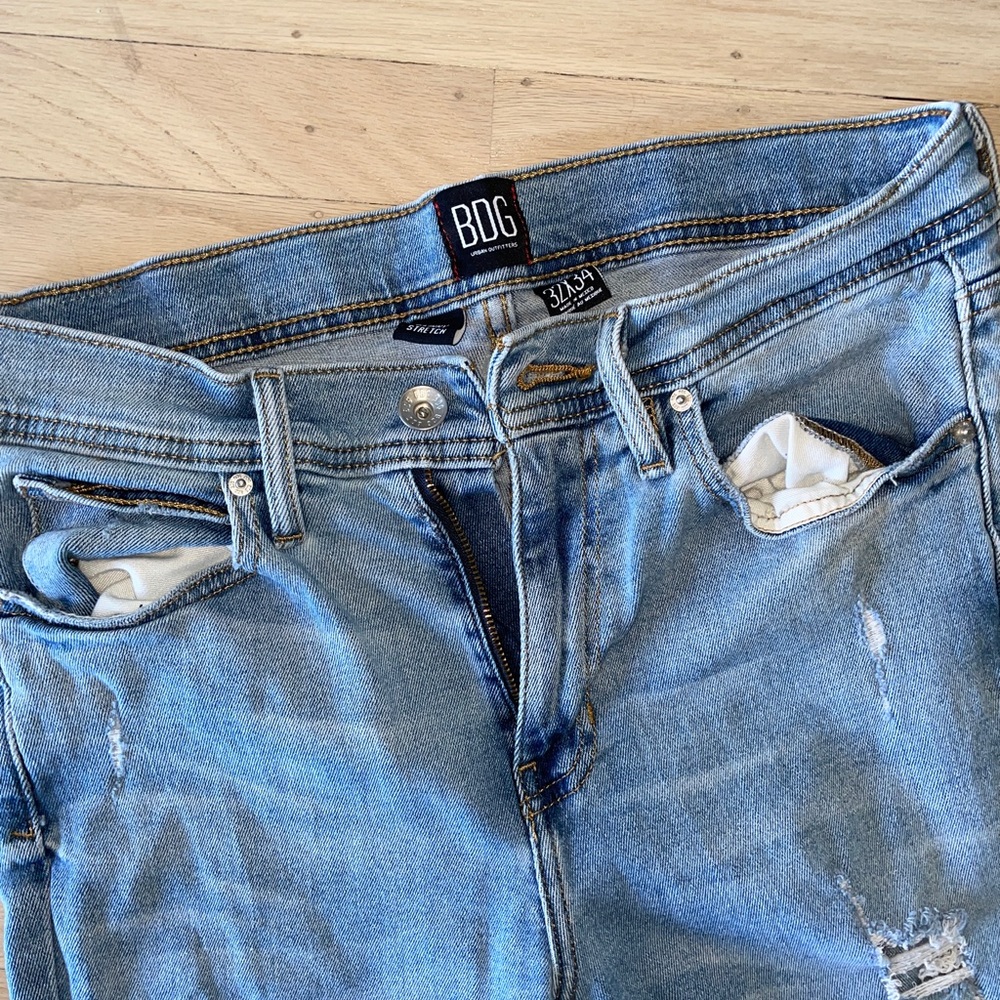 UO by BDG Jeans distressed